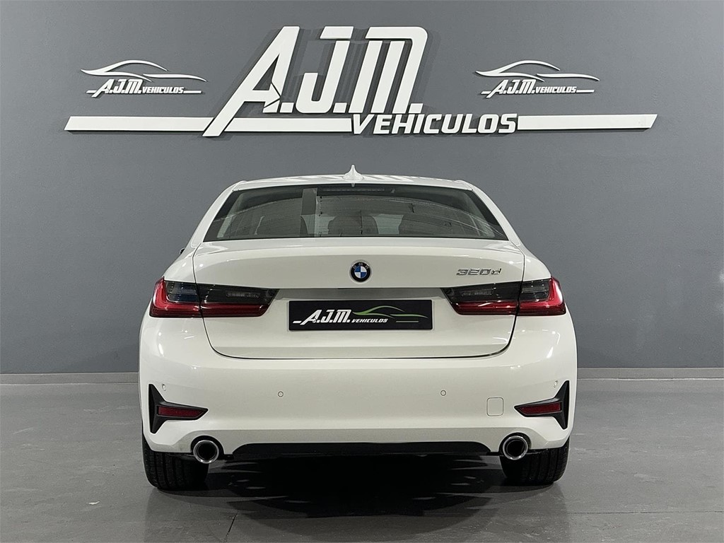 Foto 41 BMW Serie 3 320d Auto. Luxury Line